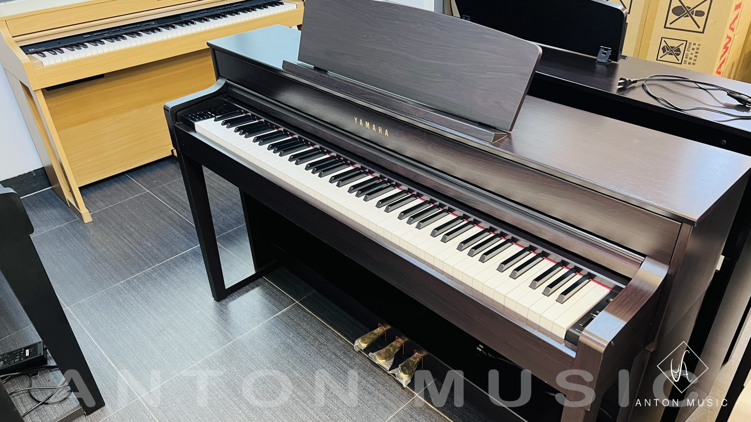 Đàn Piano Yamaha CLP 575 Clavinova Anton Music Giá Tốt