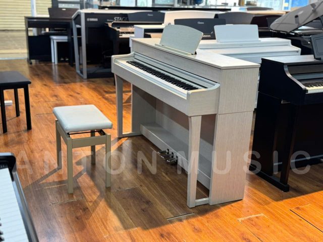 Đàn Piano Điện Yamaha CLP-635WA Màu Trắng Kem Ngà Dòng Clavinova (CLP-600 Series) Like New