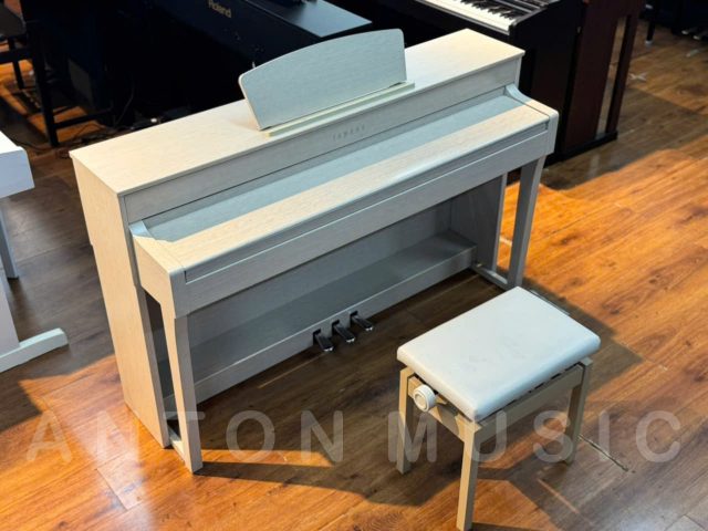 Đàn Piano Điện Yamaha CLP-635WA Màu Trắng Kem Ngà Dòng Clavinova (CLP-600 Series) Like New