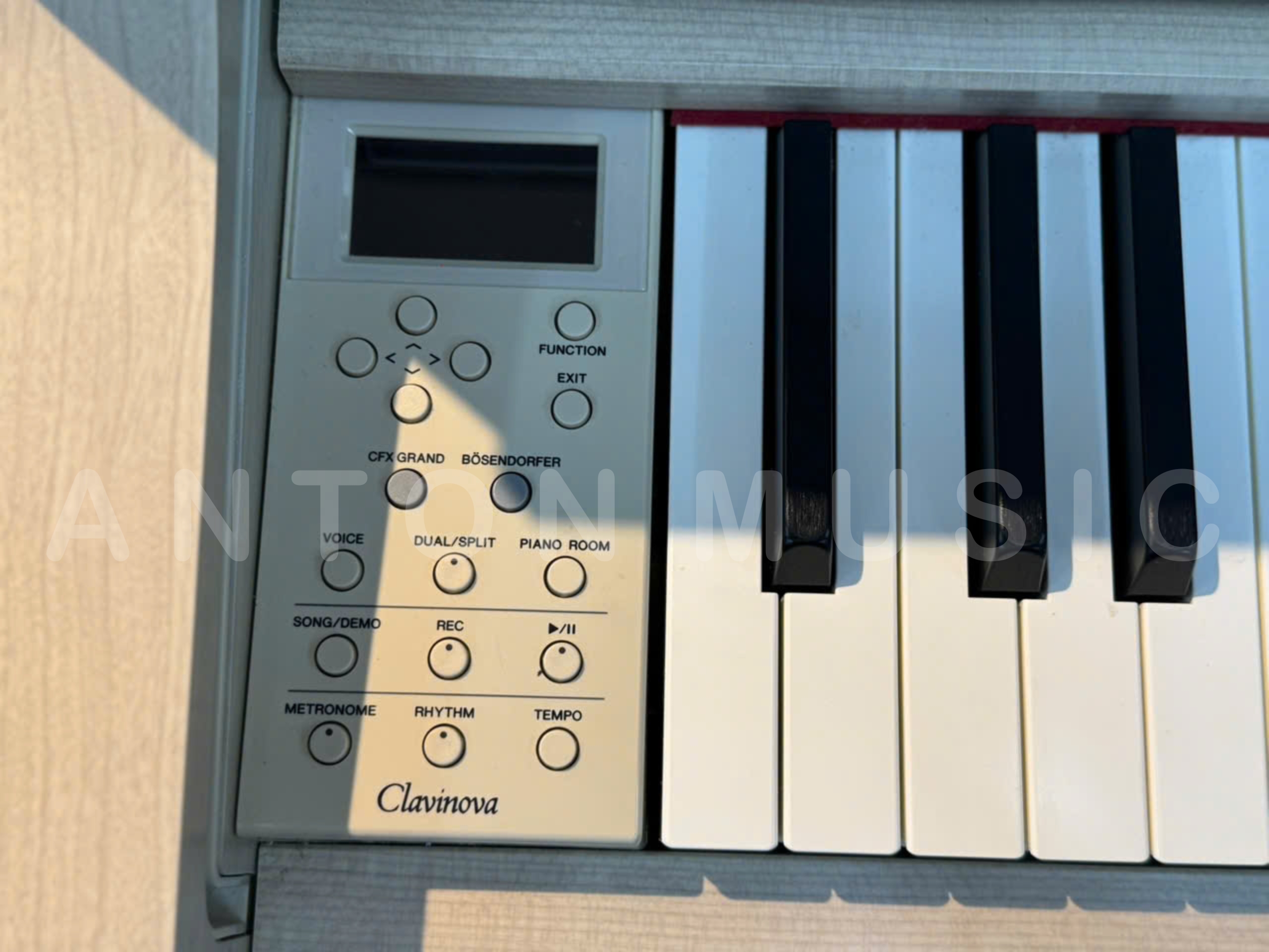 Đàn Piano Điện Yamaha CLP-635WA Màu Trắng Kem Ngà Dòng Clavinova (CLP-600 Series) Like New