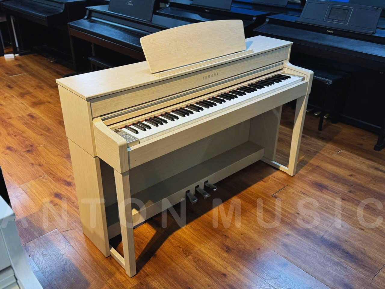 Đàn Piano Điện Clavinova Yamaha CLP-545 WA Màu Trắng Kem Ngà Qua Sử Dụng Chuẩn Nhật
