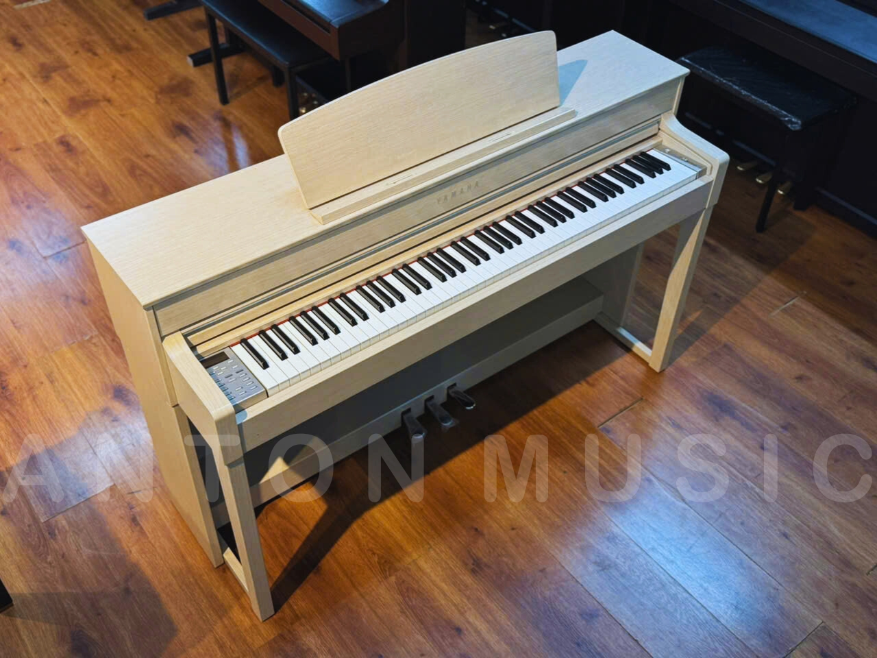 Đàn Piano Điện Clavinova Yamaha CLP-545 WA Màu Trắng Kem Ngà Qua Sử Dụng Chuẩn Nhật