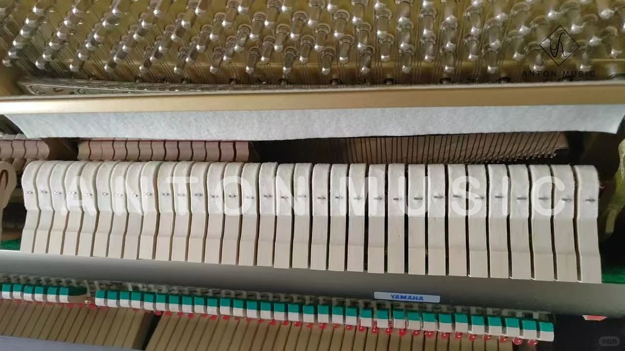 Đàn Piano Cơ Yamaha U1J PE Used Polished Ebony (Đen Bóng)