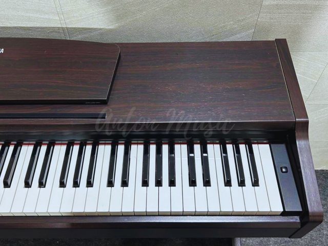 Đàn Piano Yamaha Dòng ARIUS YDP-131 Nhỏ Gọn Thanh Lịch Cho Người Mới Bắt Đầu