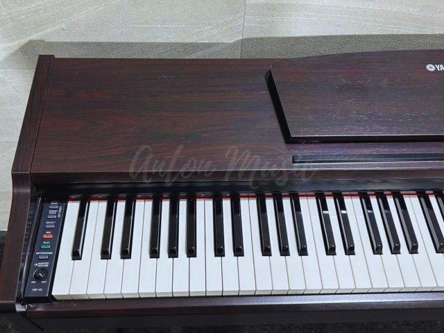 Đàn Piano Yamaha Dòng ARIUS YDP-131 Nhỏ Gọn Thanh Lịch Cho Người Mới Bắt Đầu