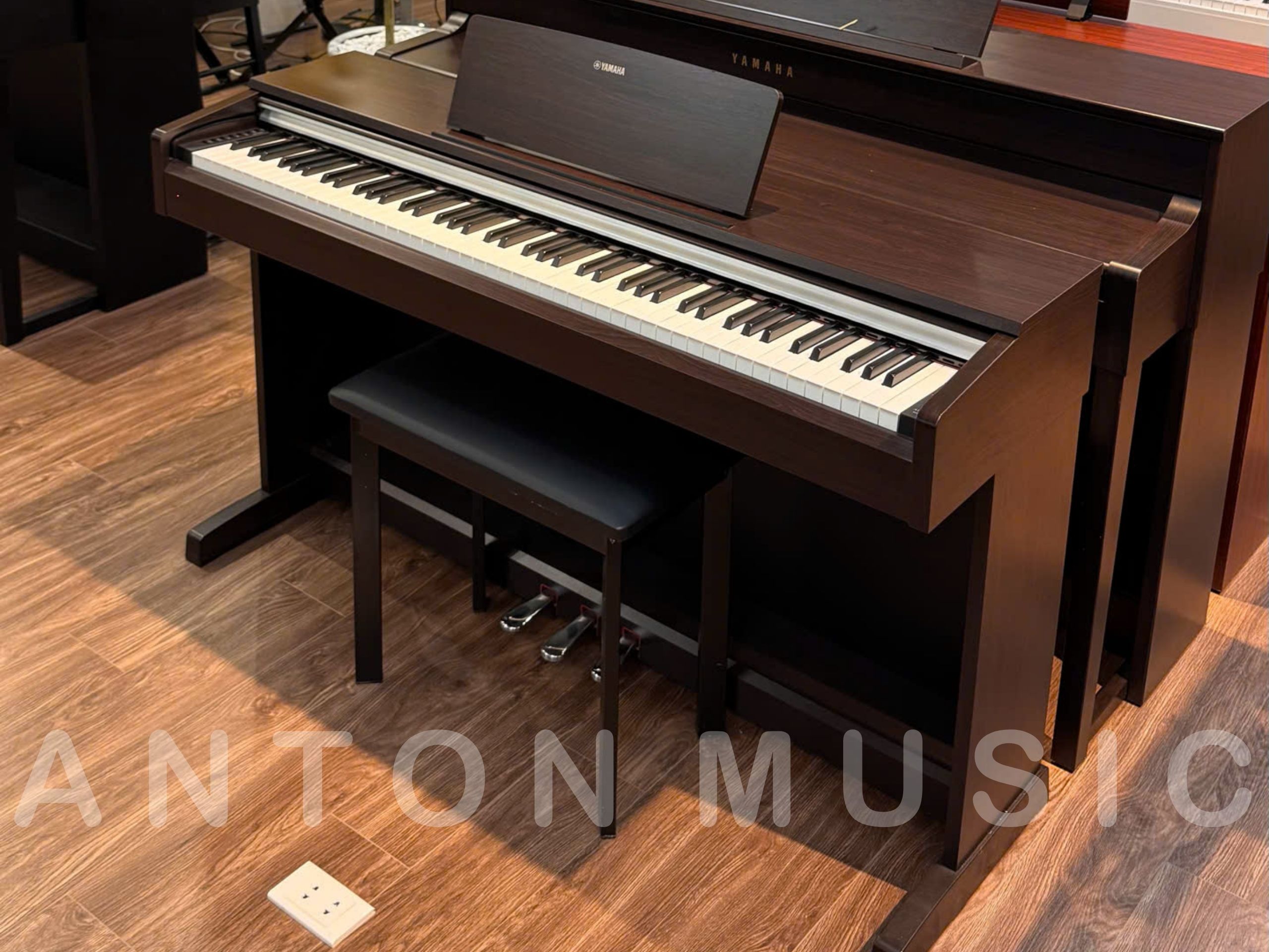 Yamaha YDP-142R