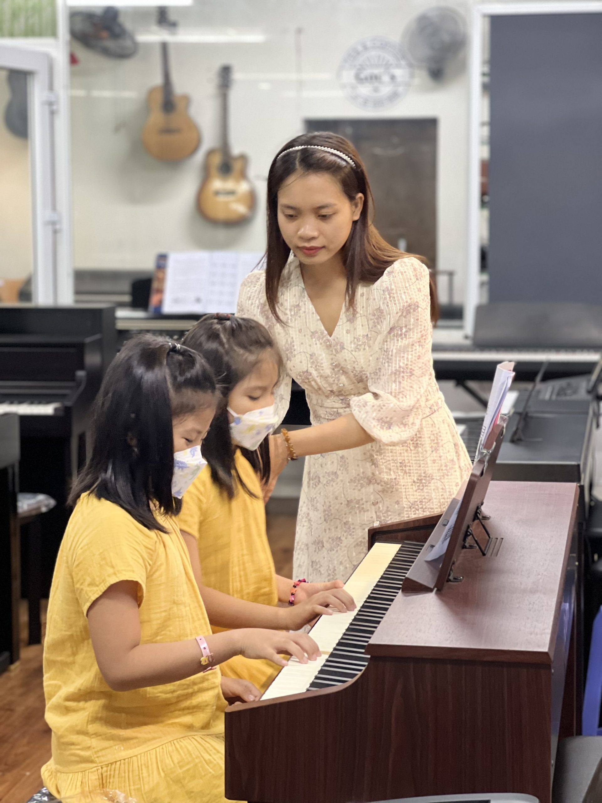 Nên mua đàn gì cho bé 4 tuổi? Hướng dẫn chọn mua đàn cho bé 4 tuổi dễ chơi, dễ học