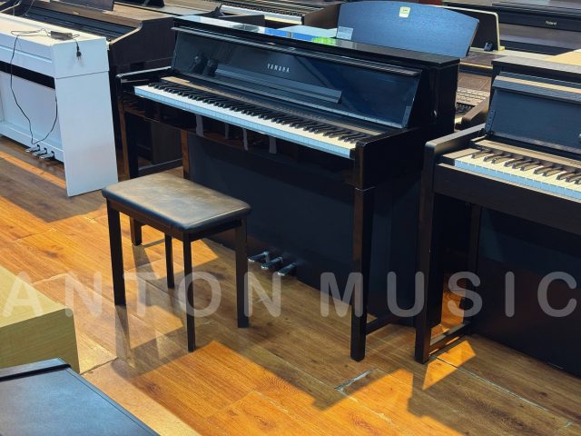 Đàn piano Yamaha Nhật Bản dòng Clavinova CLP-S408 đen bóng (CLP-S408 PE) cao cấp dáng tủ Upright chắc chắn ổn định phù hợp chơi lâu dài