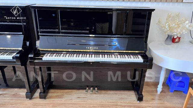 Đàn Piano Cơ Yamaha UX-3 PE Used Polished Ebony (Đen Bóng)