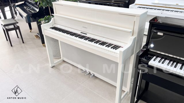 Piano Roland LX17
