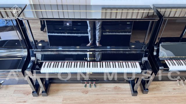 Đàn Piano cơ Yamaha YUA