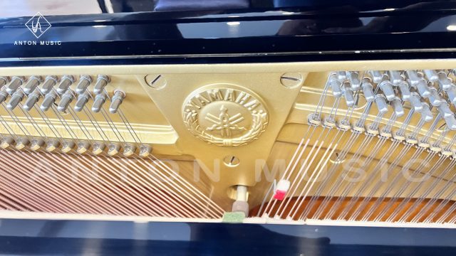 Đàn Piano cơ Yamaha YUA