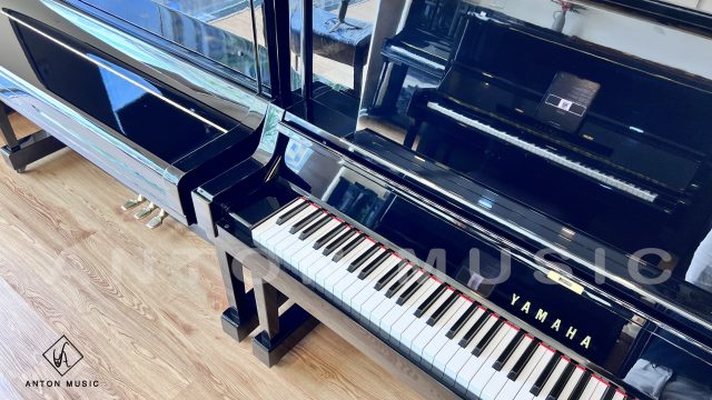 Đàn Piano cơ Yamaha YUA