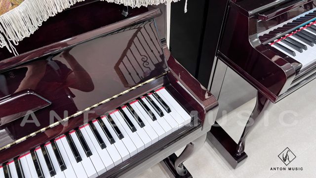 Piano cơ lạc dòng Apollo