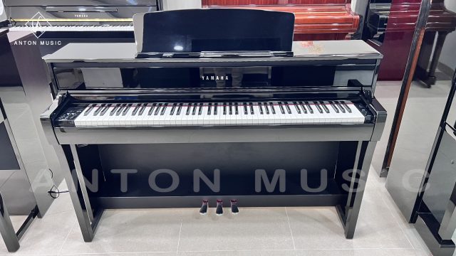 Đàn Piano Yamaha CLP 675 PE