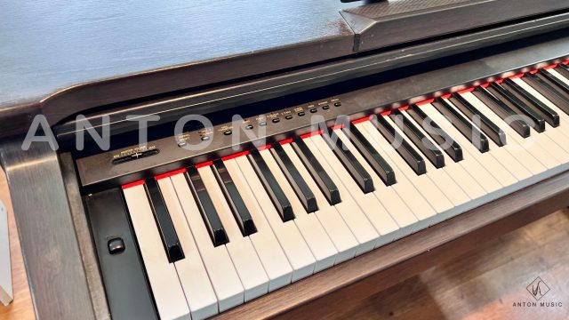 Đàn Piano Điện Yamaha Clavinova CLP-133