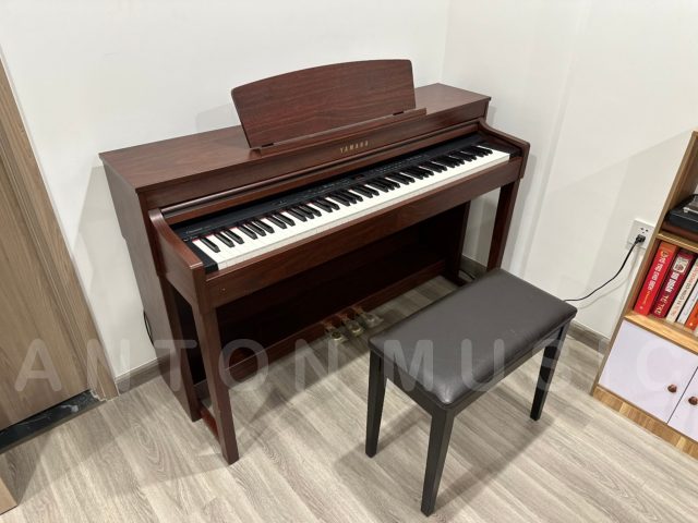 Đàn Piano Yamaha CLP440M Màu Đỏ Nâu Gỗ Gụ Hiếm Tôn Lên Vẻ Sang Trọng Cổ Điển