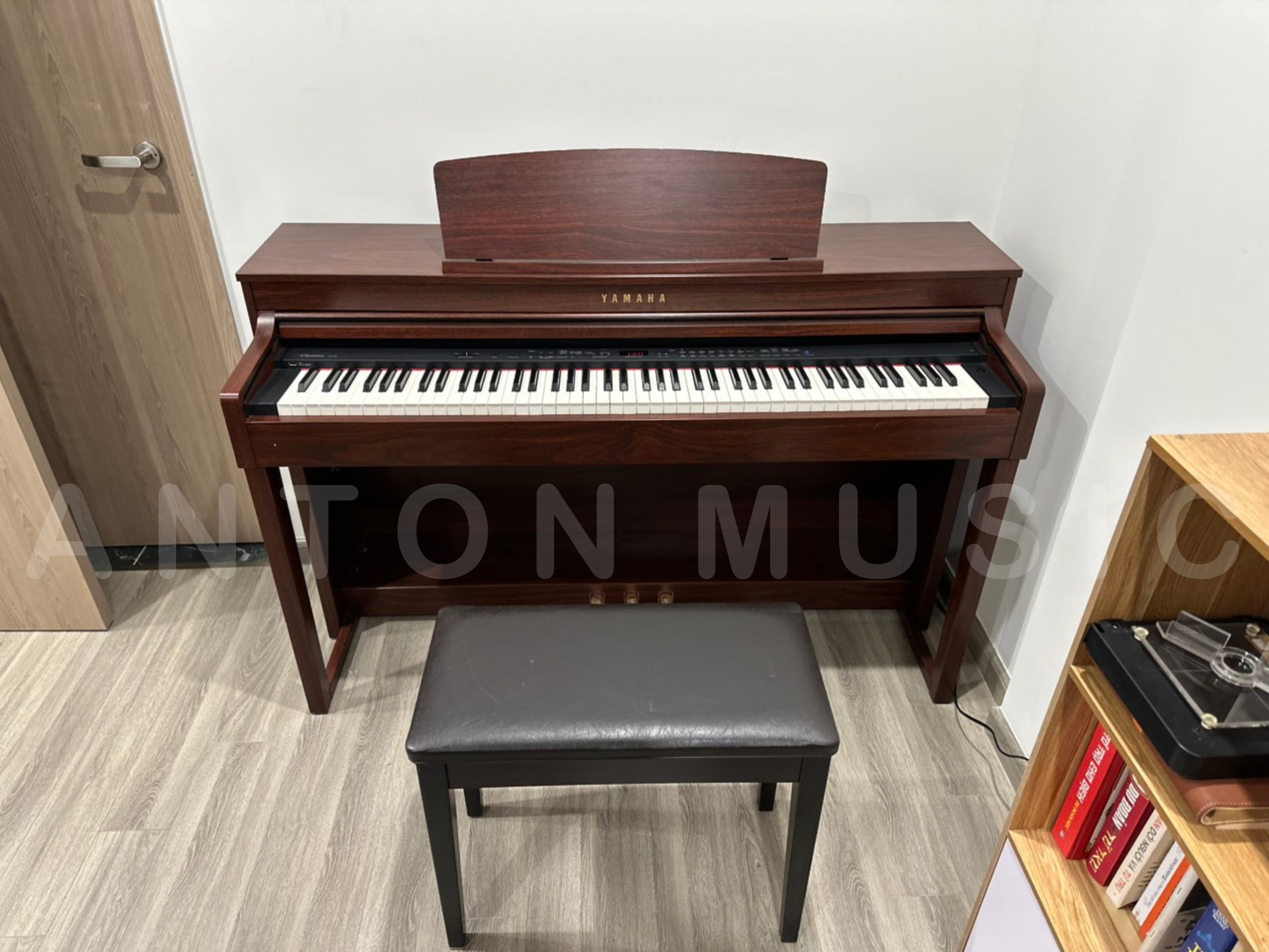 Đàn Piano Yamaha CLP440M Màu Đỏ Nâu Gỗ Gụ Hiếm Tôn Lên Vẻ Sang Trọng Cổ Điển