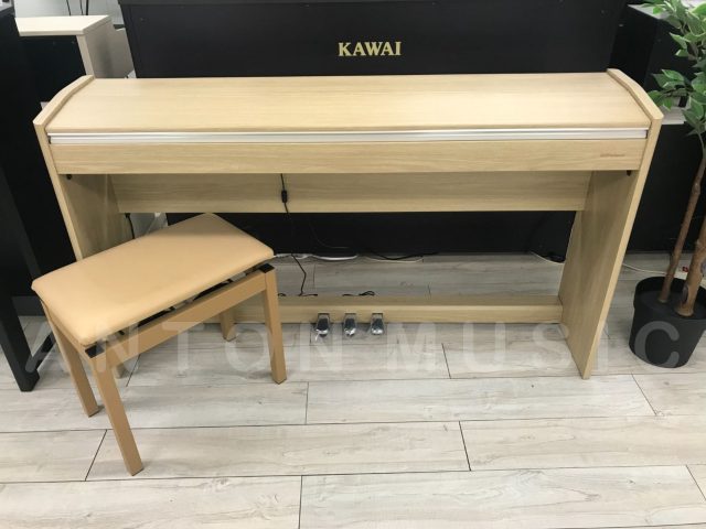 Đàn Piano Điện Roland F-701 Thiết Kế Nhỏ Gọn, Có Kết Nối Bluetooth