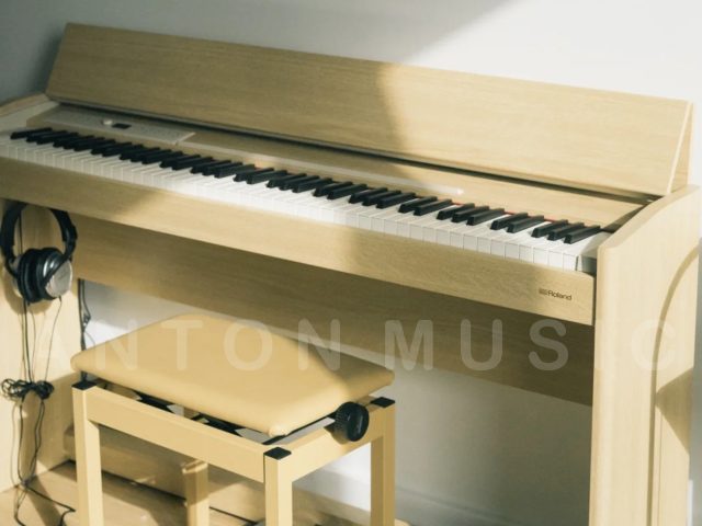 Đàn Piano Điện Roland F-701 Thiết Kế Nhỏ Gọn, Có Kết Nối Bluetooth