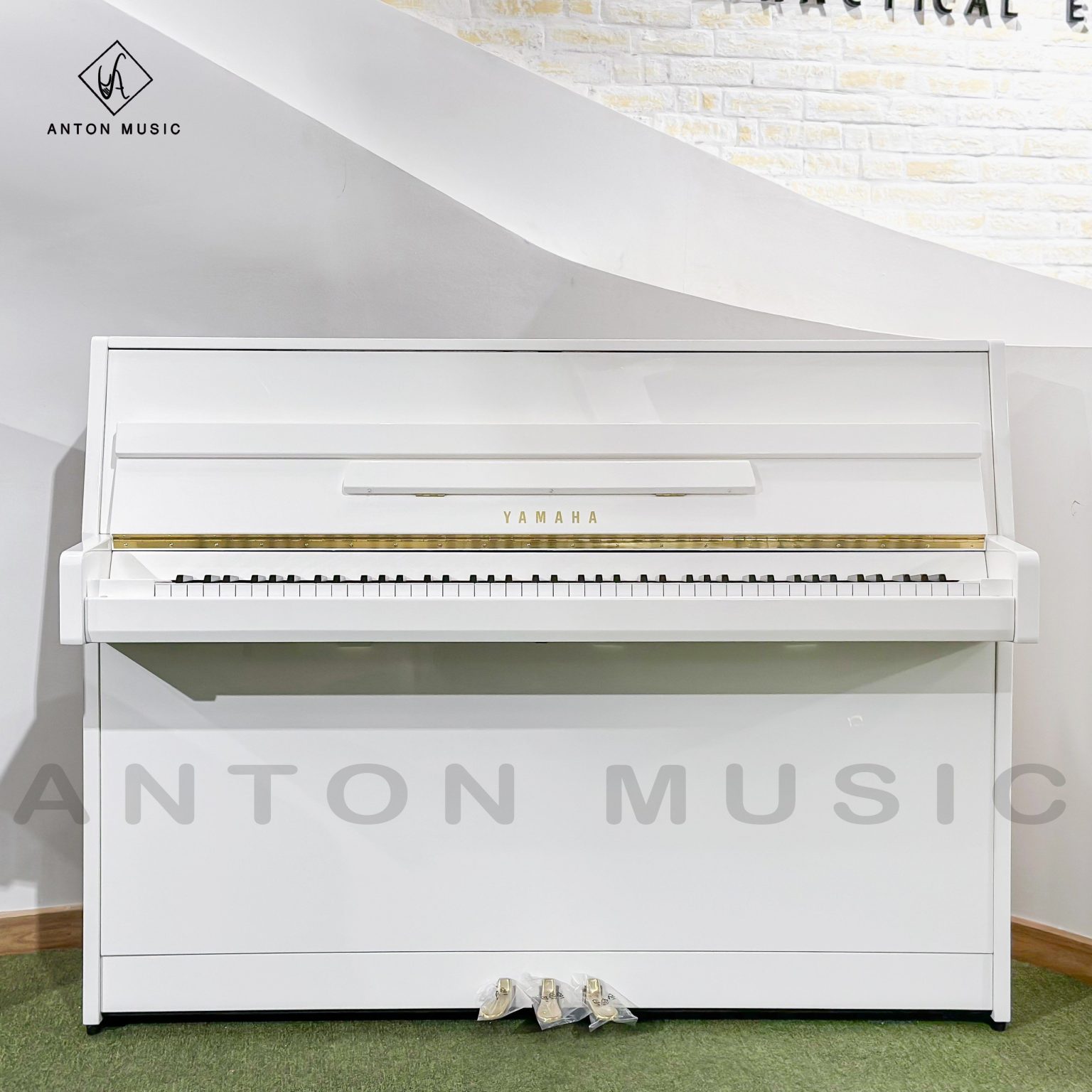 Đàn Piano Yamaha JU109 PW NEW Màu Trắng Bóng Sang Trọng Hiện Đại Dành Cho Không Gian Đẳng Cấp