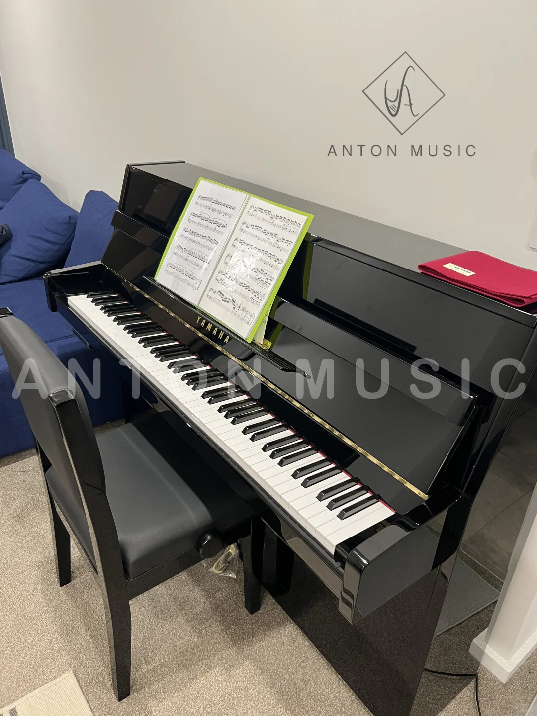 Đàn Piano Cơ Yamha JU109 PE New Polished Ebony (Đen Bóng)