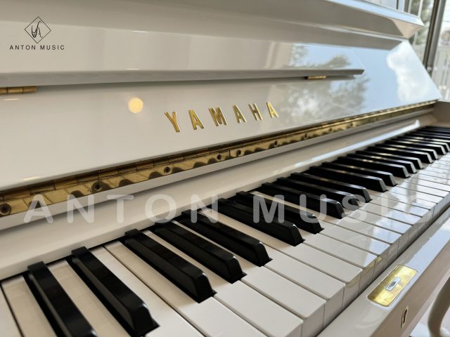 Đàn Piano Cơ Yamaha W106 PWH Used Polished White (Trắng Bóng)