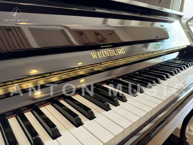 Đàn piano cơ Weinburg