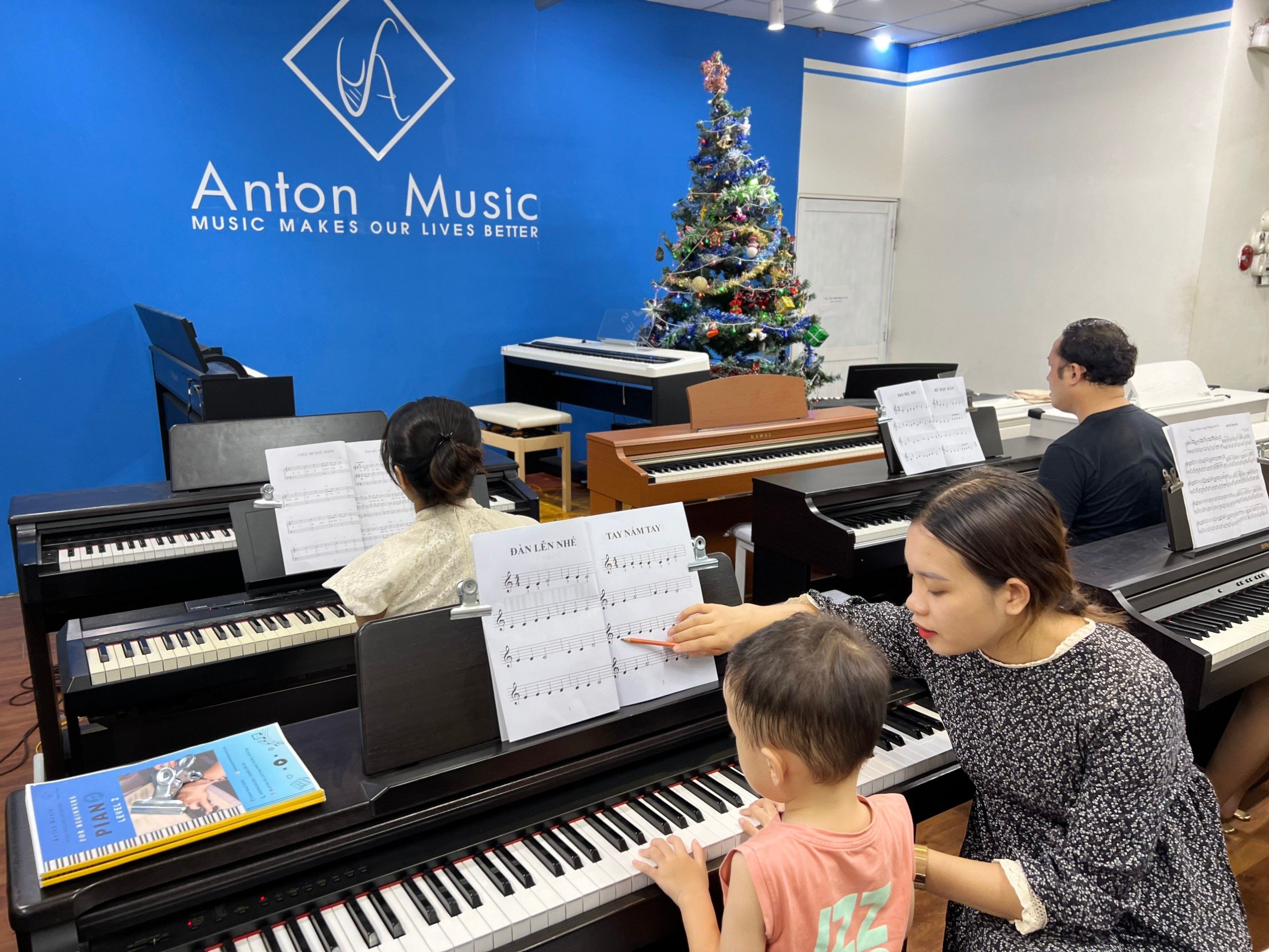 lớp học đàn piano ở Bình Dương