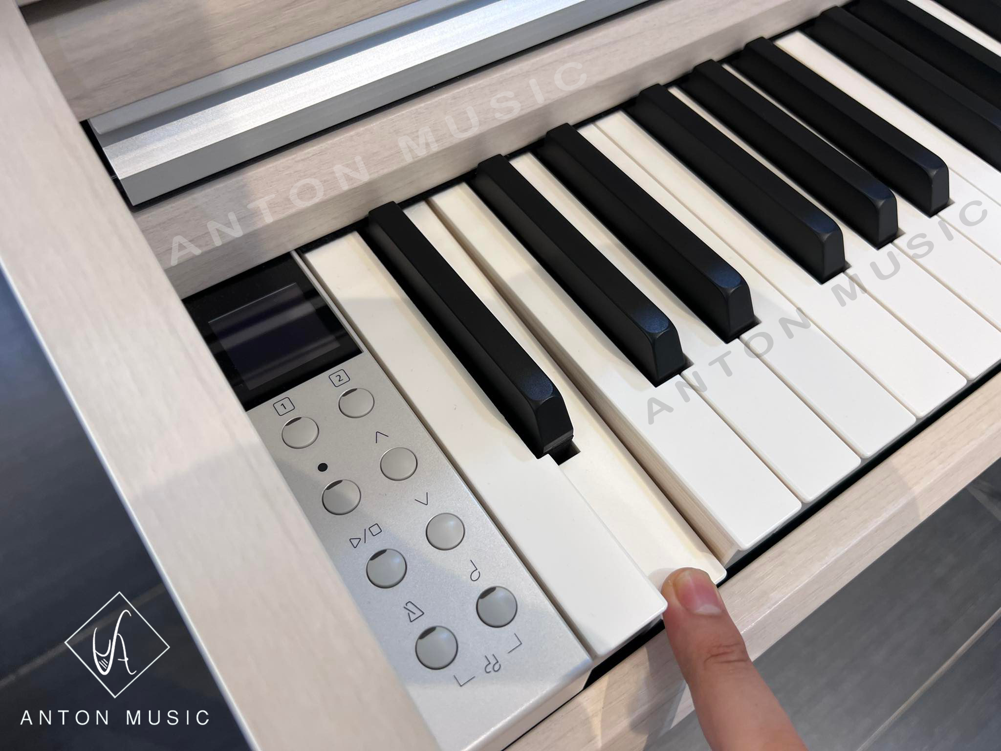 Cách Vệ Sinh Phím Đàn Piano - Chăm Sóc Đàn Piano Đúng Cách