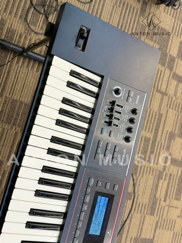 Đàn Organ Roland Juno DS88