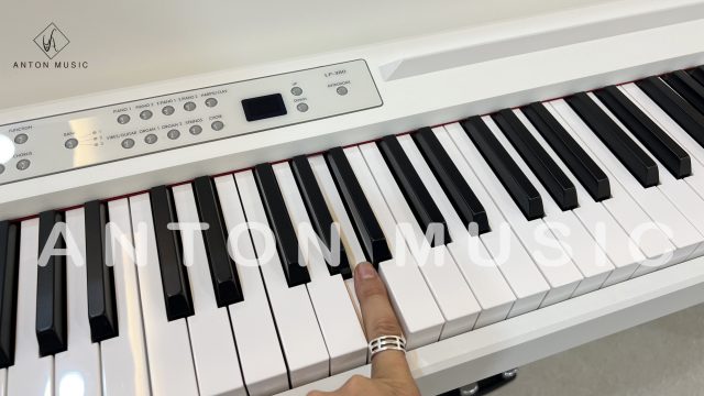 Đàn piano điện Korg LP-380