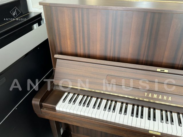 Đàn piano cơ Yamaha U5B nâu gỗ