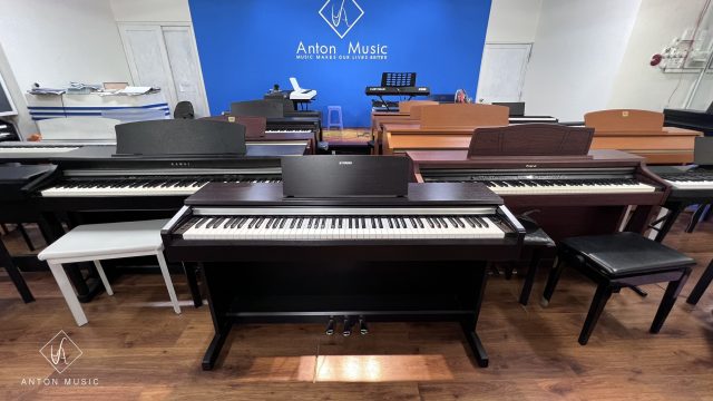 Đàn Piano Yamaha YDP-142 R Màu Nâu Đen ARIUS Like New Tone Ấp Mang Lại Sự Ấm Cúng Cho Gia Đình
