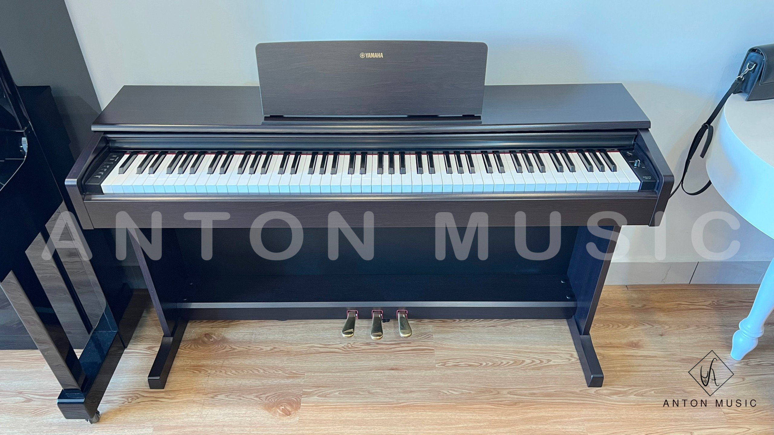 Đàn Piano Điện Yamaha YDP 144 Dòng ARIUS Nhỏ Gọn Tinh Tế Dành Cho Người Mới Bắt Đầu
