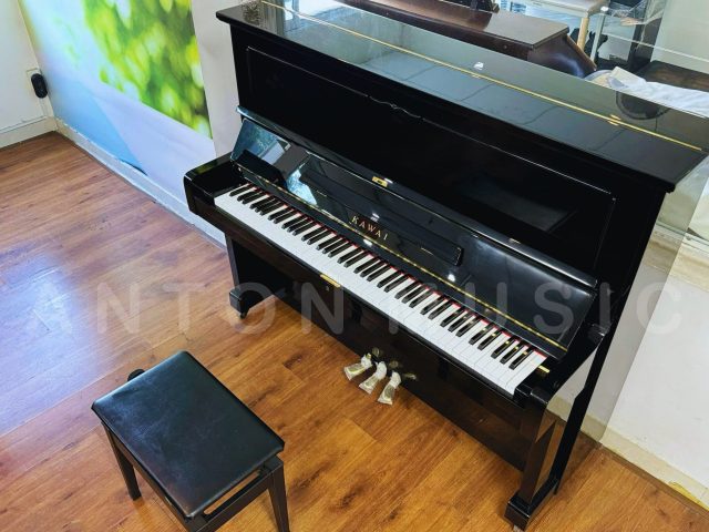 Đàn Piano Cơ Upright Kawai BL-31 Kích Thước Vừa Phải Phù Hợp Với Căn Hộ Chung Cư Và Nhà Phố
