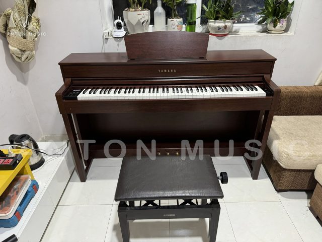 Đàn Piano Điện Yamaha CLP-535M Màu Đỏ Nâu Thanh Lịch Phong Cách Cổ Điển Châu Âu Like New Clavinova (500 Series)