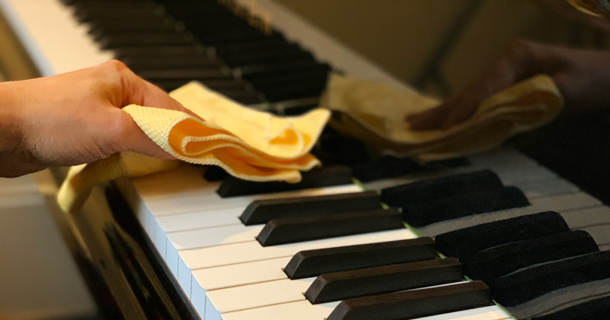 Cách Vệ Sinh Phím Đàn Piano Luôn Sáng Bóng