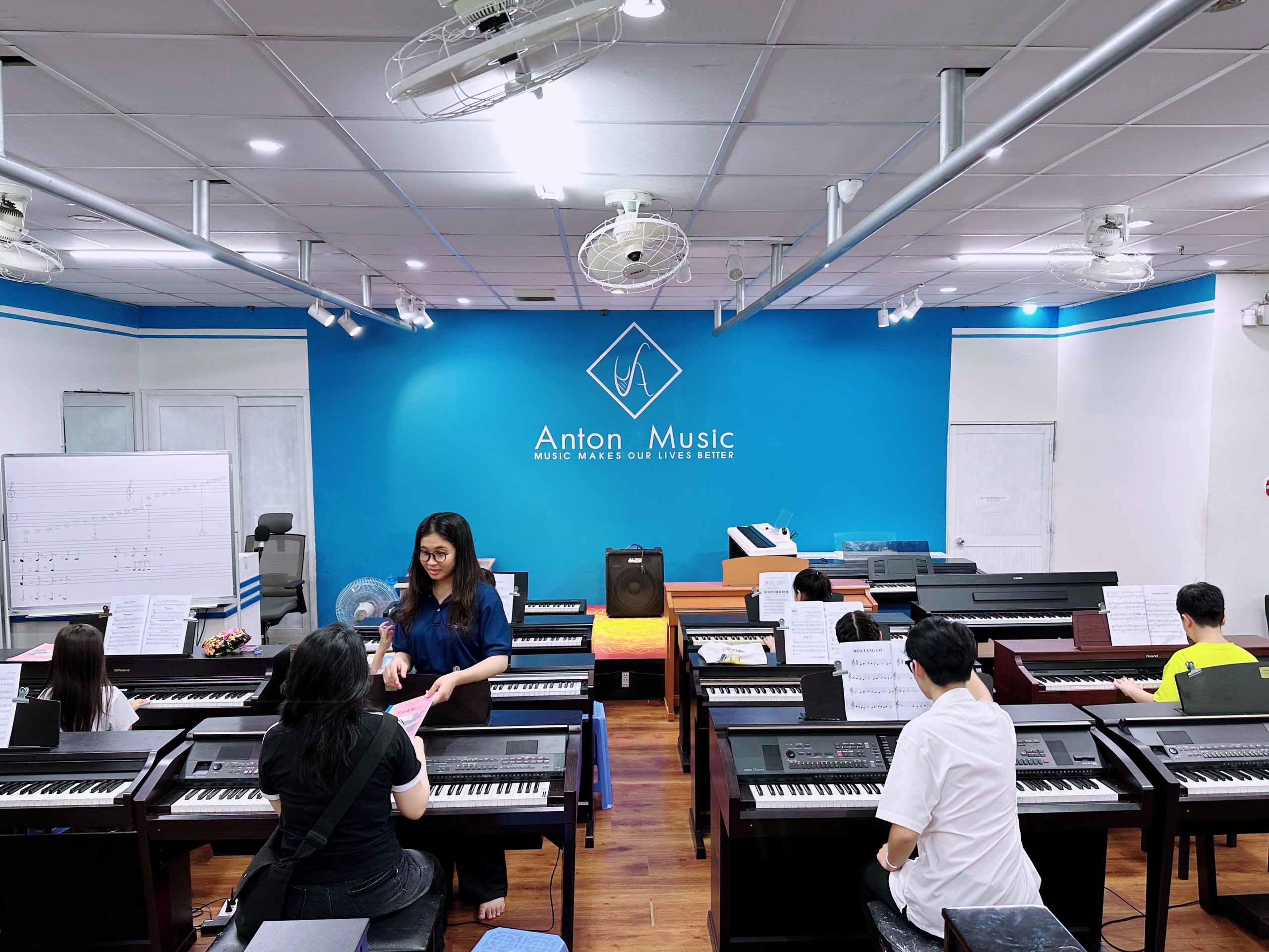 Mấy Tuổi Thì Học Được Piano? Độ Tuổi Lý Tưởng Học Piano Từ 4 - 9 Tuổi