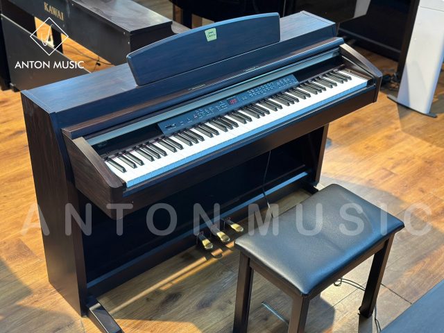 Đàn Piano Yamaha CLP-240 Màu Nâu Đen Gỗ (CLP-240R) Vẻ Đẹp Cổ Điển Trong Dòng Dòng Clavinova 200 Series