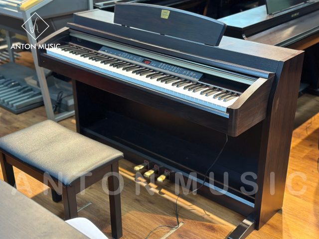 Đàn Piano Yamaha CLP-240 Màu Nâu Đen Gỗ (CLP-240R) Vẻ Đẹp Cổ Điển Trong Dòng Dòng Clavinova 200 Series
