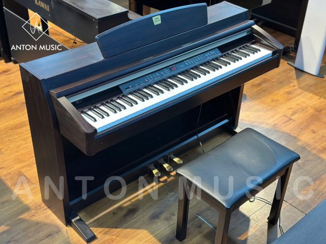 Đàn Piano Yamaha CLP-240 Màu Nâu Đen Gỗ (CLP-240R) Vẻ Đẹp Cổ Điển Trong Dòng Dòng Clavinova 200 Series