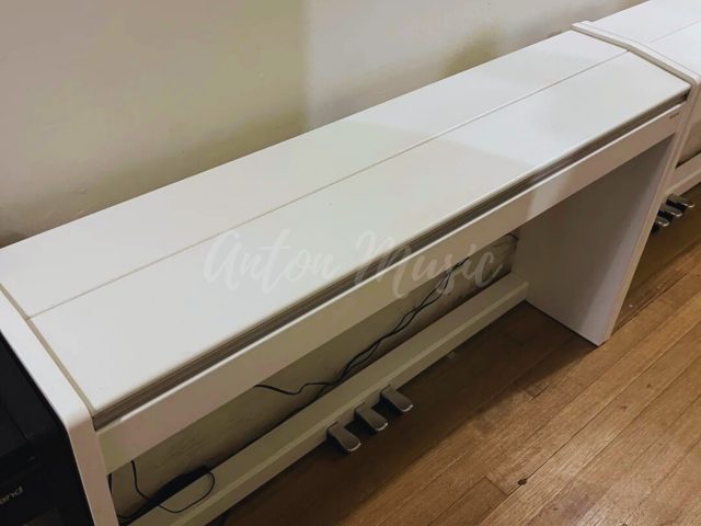 Đàn Piano Điện Roland F130R Nhỏ Gọn Mảnh Mai Hiệu Năng Cao Dễ Sử Dụng