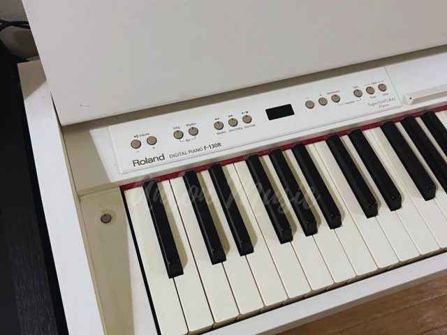 Đàn Piano Điện Roland F130R Nhỏ Gọn Mảnh Mai Hiệu Năng Cao Dễ Sử Dụng