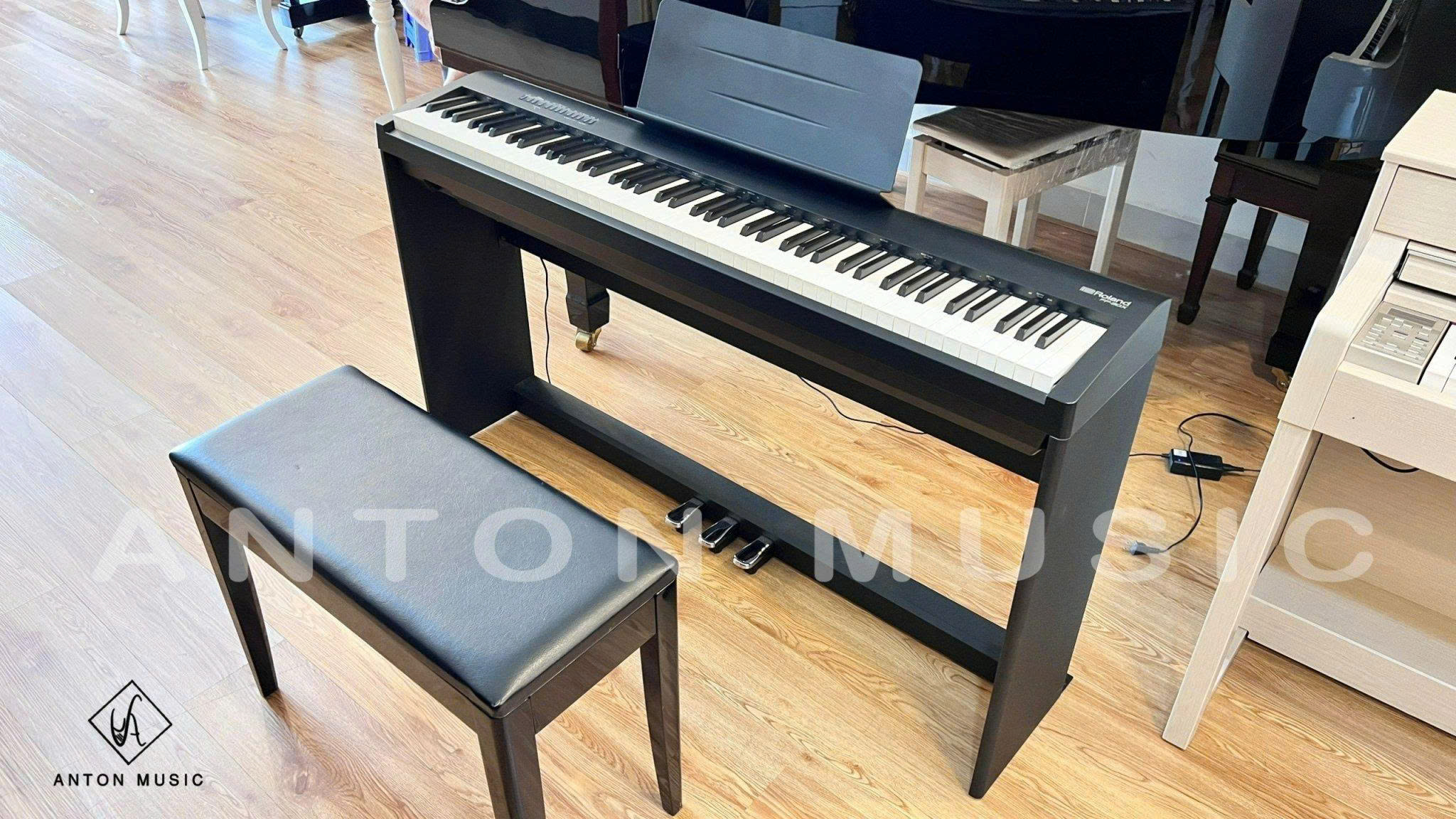 Roland FP-30X-BK Màu Đen Bản Chân Gỗ (KSC-70) Và 3 Pedal Liền (KPD-70)