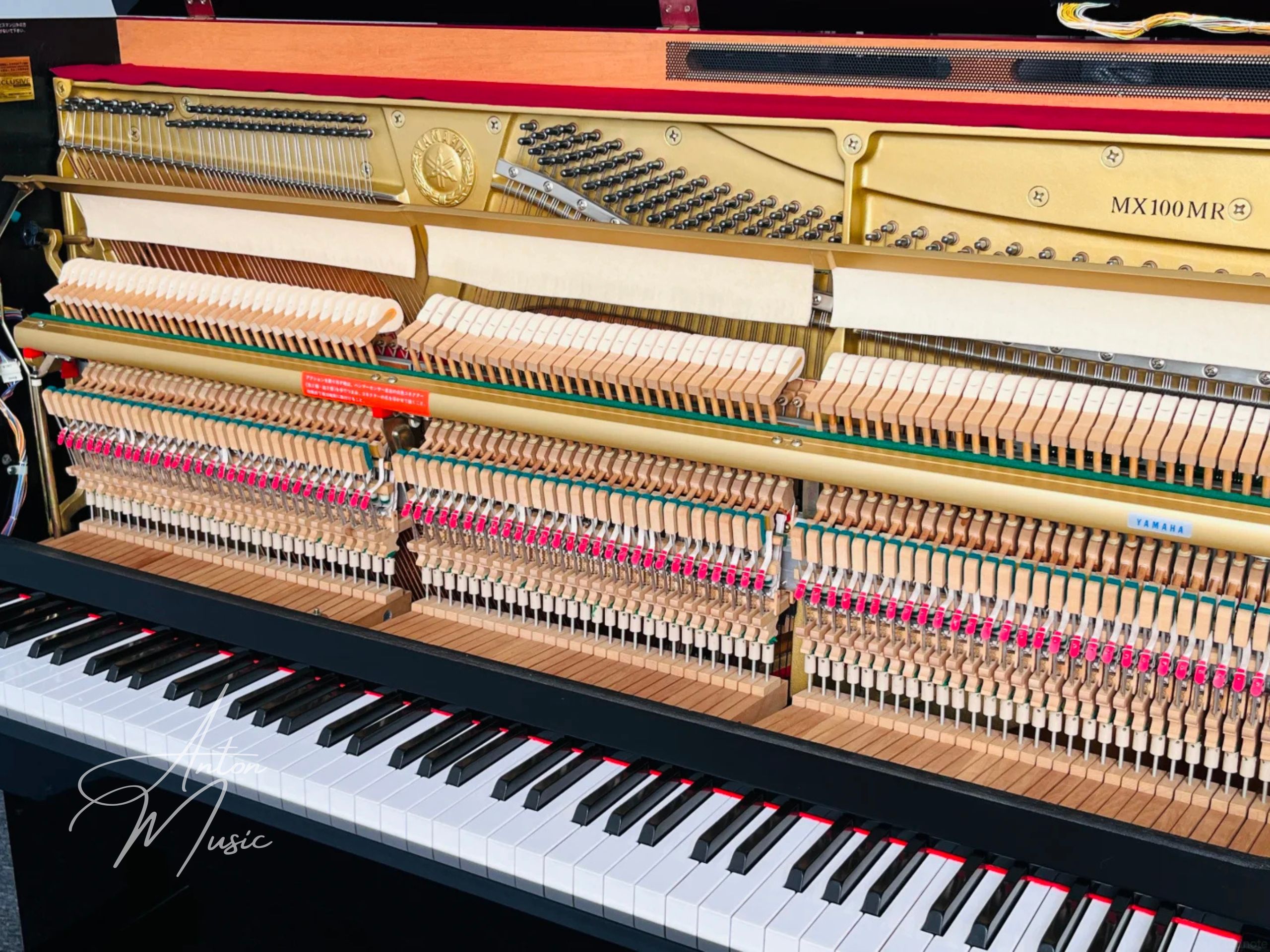 Yamaha đã ứng dụng công nghệ đúc chân không V-Pro độc quyền để chế tạo khung kim loại