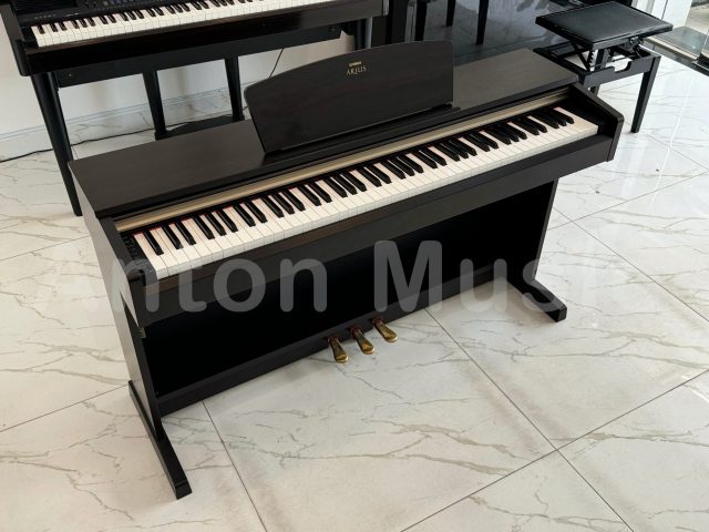 Đàn Piano Yamaha YDP-161 R Màu Nâu Đen Gỗ Hồng Mun Like New ARIUS Thiết Kế Tinh Tế, Nhẹ Nhàng, Không Chiếm Diện Tích Gia Đình