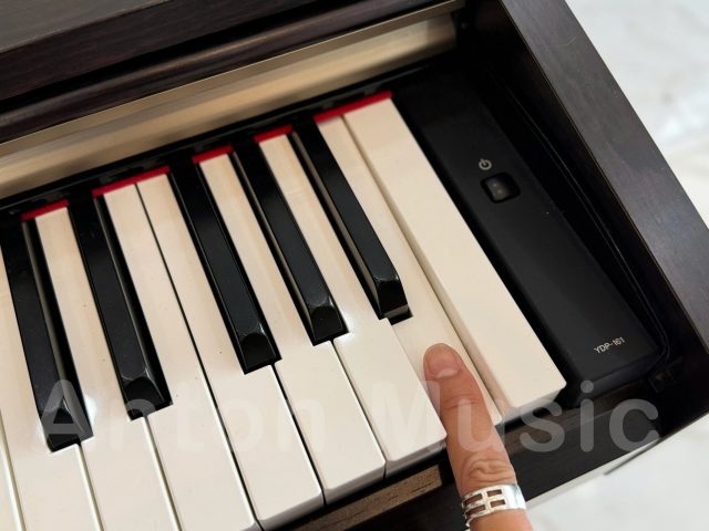 Đàn Piano Yamaha ARIUS YDP 161 Thiết Kế Cổ Điển Thanh Lịch