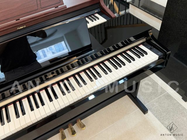 Đàn Piano Yamaha YDP-162 PE Màu Đen Bóng Huyền Bí Quyền Lực Không Bao Giờ Lỗi Mốt Dòng ARIUS