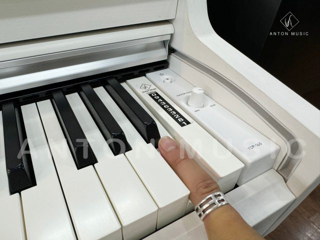 Đàn Piano Điện Yamaha YDP 165WH Màu Trắng Sáng Tinh Khôi Phù Hợp Phong Cách Thanh Lịch